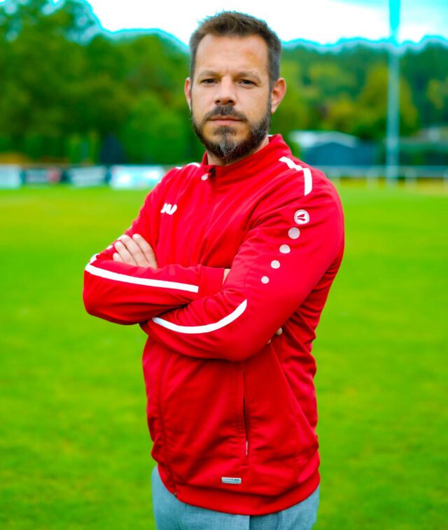 https://jsg-siegtal-heller.de/wp-content/uploads/2025/09/PierreHoeck-640x757.jpg